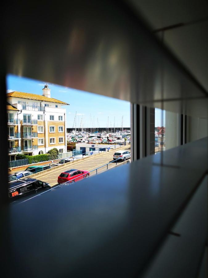 ブライトンMarina Living With Parking, Balcony, Quiet And Secureアパートメント エクステリア 写真