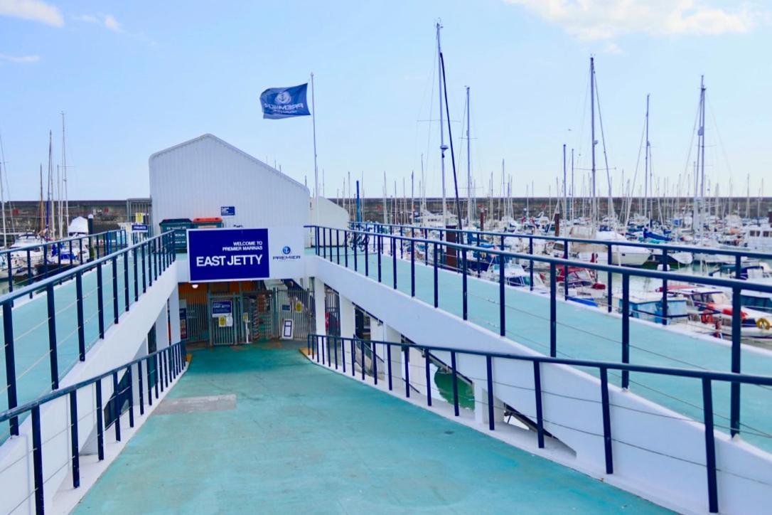 ブライトンMarina Living With Parking, Balcony, Quiet And Secureアパートメント エクステリア 写真